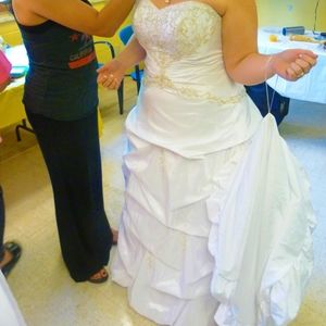 David's Bridal 16W Wedding Dress